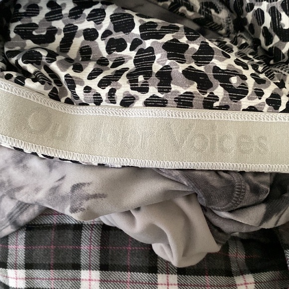 Outdoor Voices Move Free Crop Top Black White Leopard size S - Picture 5 of 6